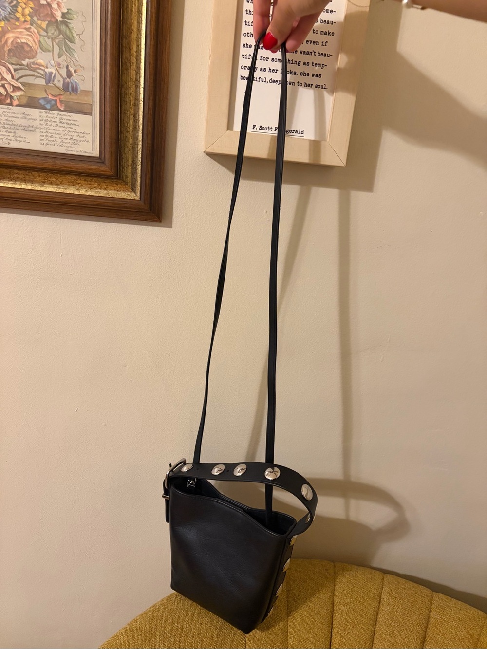 Madewell Essential Micro Bucket Tote - Picture 4 of 10